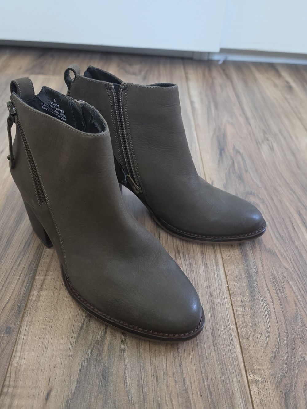 Blondo Olive Green Leather Ankle Booties with Side Zipper